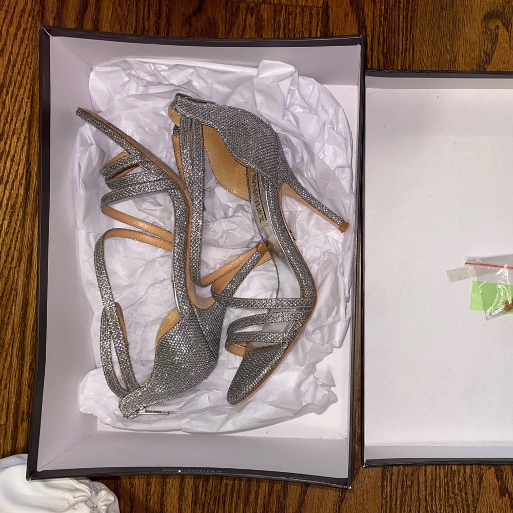 Badgley Mischka silver heels size 6